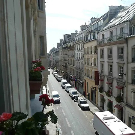 Apartment Moulin Rouge *
