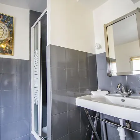 Moulin Rouge Apartment Paris