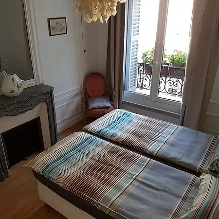 Apartment Moulin Rouge *