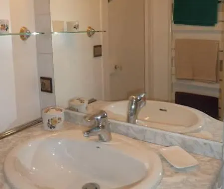 Apartment Moulin Rouge Paris